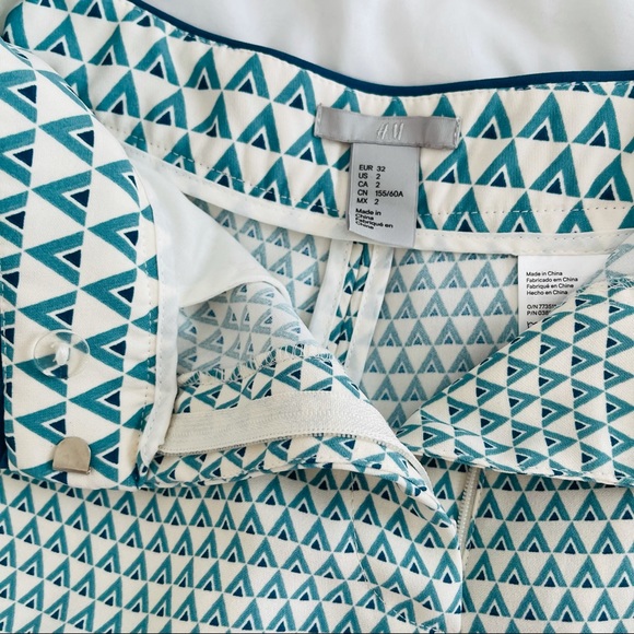 hm// aqua triangle high waisted shorts - Picture 3 of 4